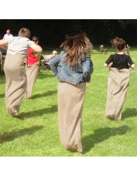 Jeu de la course en sac