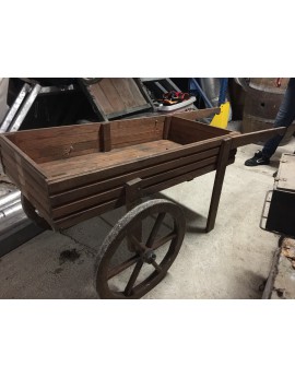 Chariot en bois