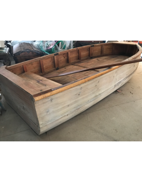 Barque en bois