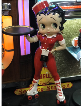 Statue Betty Boop sur rollers