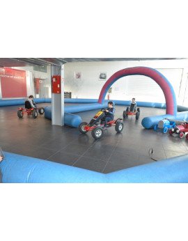 Location karts à pédales avec circuit gonflable