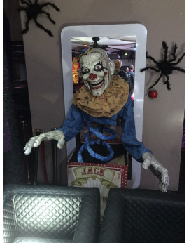 Clown dans sa boite